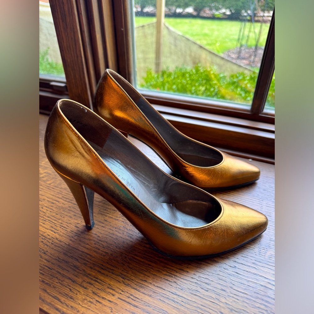 Charles jourdan gold heels size 6.5